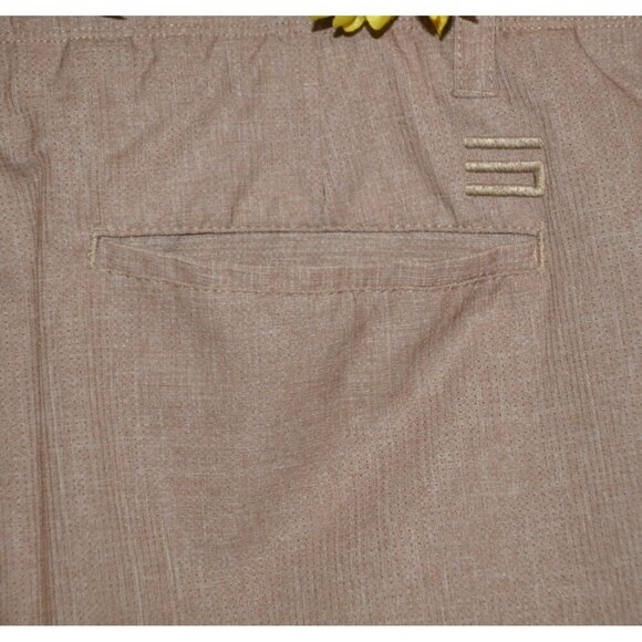 Three Sixty Six Men's Brown Knee Length Golf Shorts Size 44 Elastic Waist - Picture 5 of 7